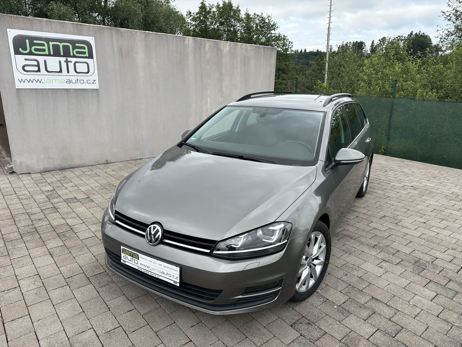 Volkswagen Golf 1,4TSI 92kW LOUNGE TAŽNÉ XENON